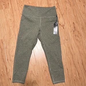 Zobha cropped leggings size medium NWT